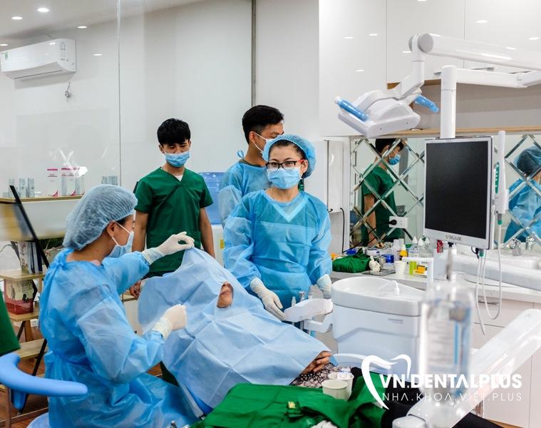 Một ngày làm việc của các bác sỹ tại Nha Khoa Việt Plus